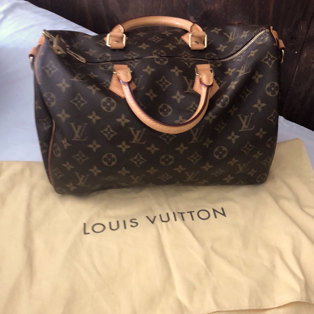 Louis Vuitton Monogram Speedy Bandouliere 35